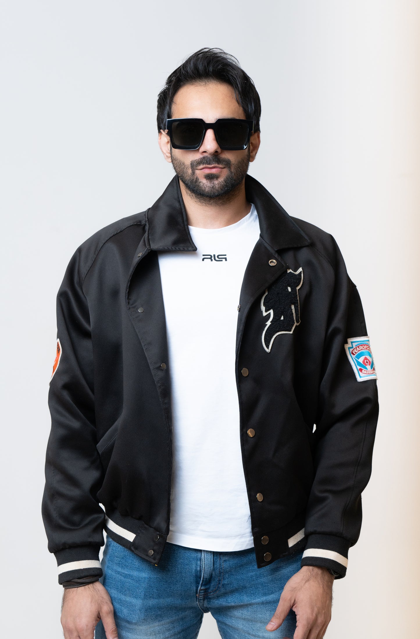 VOUGE - Black